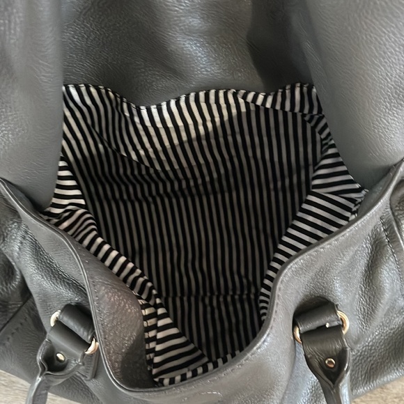 KATE SPADE New York“Cobble Hill Leslie” Satchel in storm grey - Picture 4 of 11